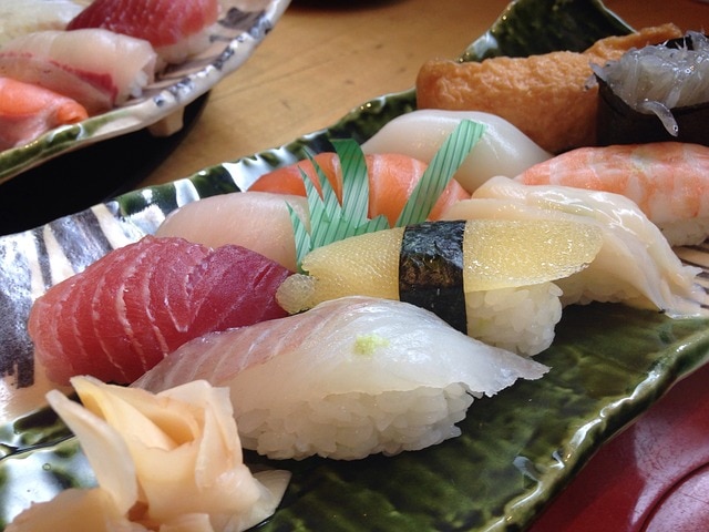すし