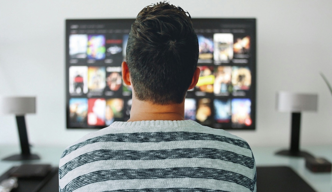 テレビドラマを観ます