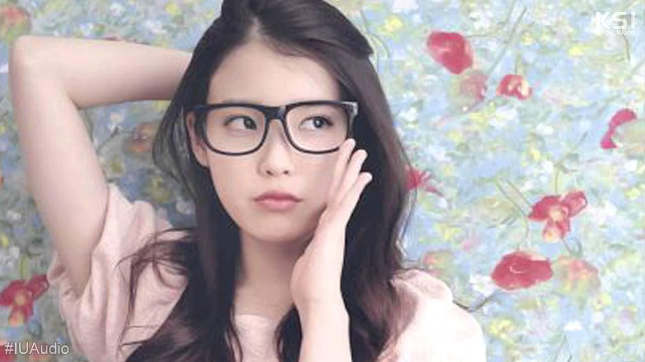 私は眼鏡をかけています。