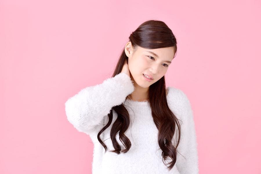 首がかゆいです。