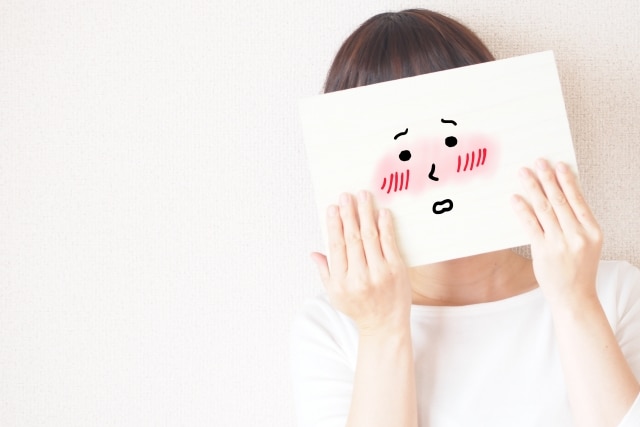私は恥ずかしいと顔が赤くなる。